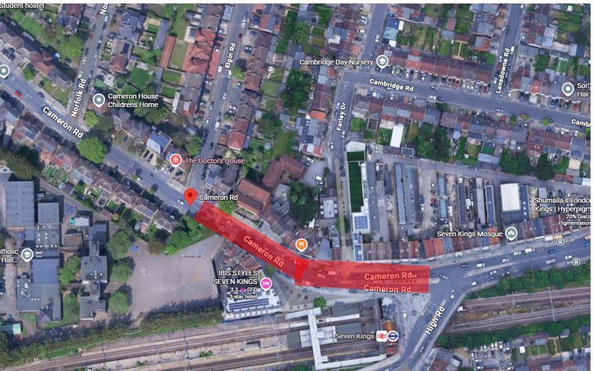 Kam Rai (@kamrai7) on Twitter photo 🚨Gas leak on Cameron Road, Seven Kings, <a href="/MPSRedbridge/">Redbridge MPS</a> <a href="/LfbRedbridge/">LFB Redbridge</a> and <a href="/RedbridgeLive/">Redbridge Council</a> staff are on site to assist <a href="/CadentGasLtd/">Cadent</a>.
The road has been closed, please avoid the area for the rest of the day and likely until midday tomorrow. 🚨Gas leak on Cameron Road, Seven Kings, <a href="/MPSRedbridge/">Redbridge MPS</a> <a href="/LfbRedbridge/">LFB Redbridge</a> and <a href="/RedbridgeLive/">Redbridge Council</a> staff are on site to assist <a href="/CadentGasLtd/">Cadent</a>.
The road has been closed, please avoid the area for the rest of the day and likely until midday tomorrow.