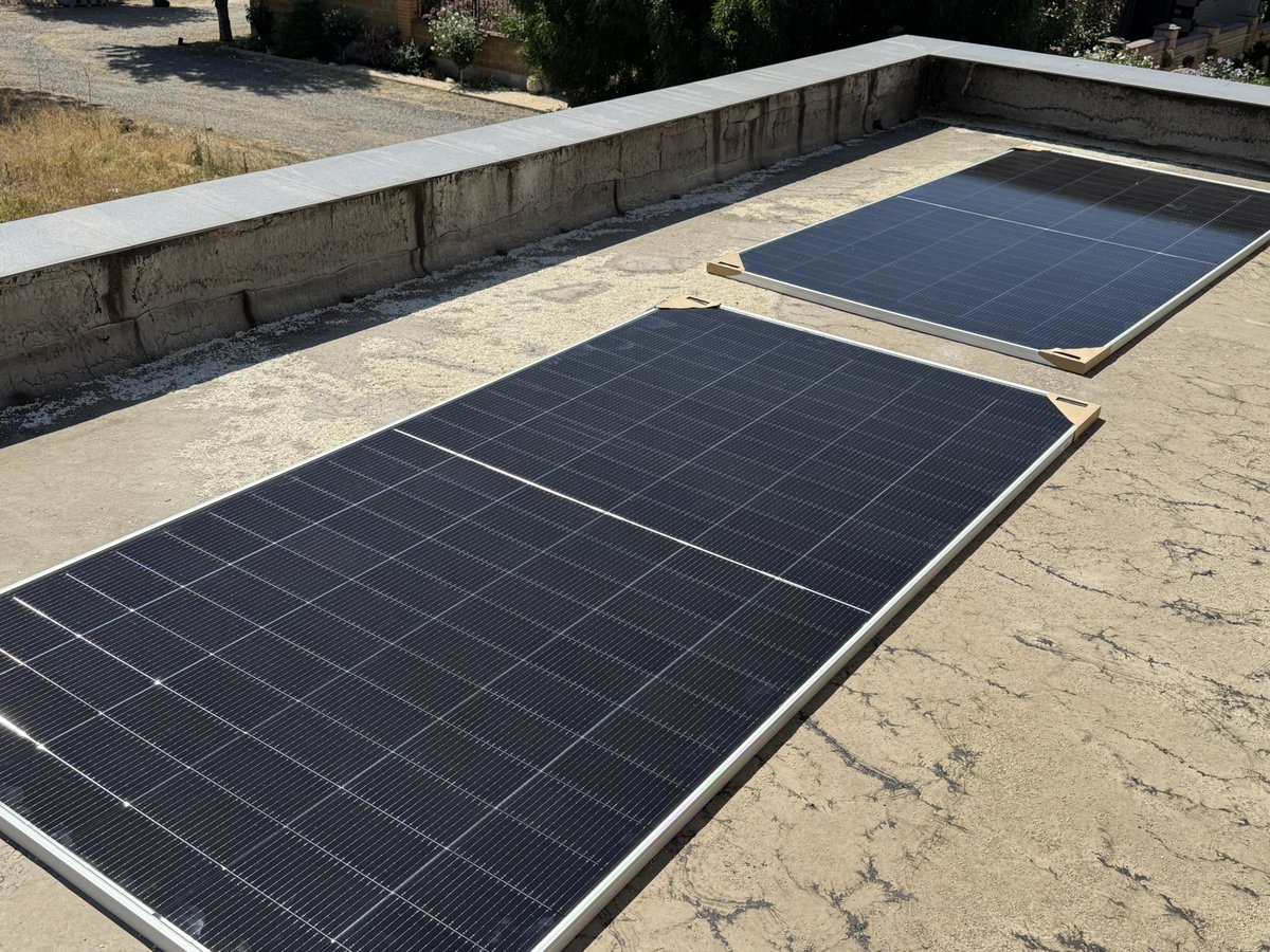 Preparing to set up solar panels.
Less load on power plants and lower bills 💵