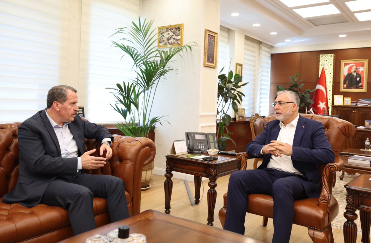 Memur-Sen (@memursenkonf) on Twitter photo Genel Başkanımız Ali Yalçın'ın 8. Dönem Toplu Sözleşme sürecine ilişkin Çalışma ve Sosyal Güvenlik Bakanı Vedat Işıkhan ile yapacağı görüşme başladı.
<a href="/_aliyalcin_/">Ali YALÇIN</a> <a href="/isikhanvedat/">Prof. Dr. Vedat Işıkhan</a> Genel Başkanımız Ali Yalçın'ın 8. Dönem Toplu Sözleşme sürecine ilişkin Çalışma ve Sosyal Güvenlik Bakanı Vedat Işıkhan ile yapacağı görüşme başladı.
<a href="/_aliyalcin_/">Ali YALÇIN</a> <a href="/isikhanvedat/">Prof. Dr. Vedat Işıkhan</a>