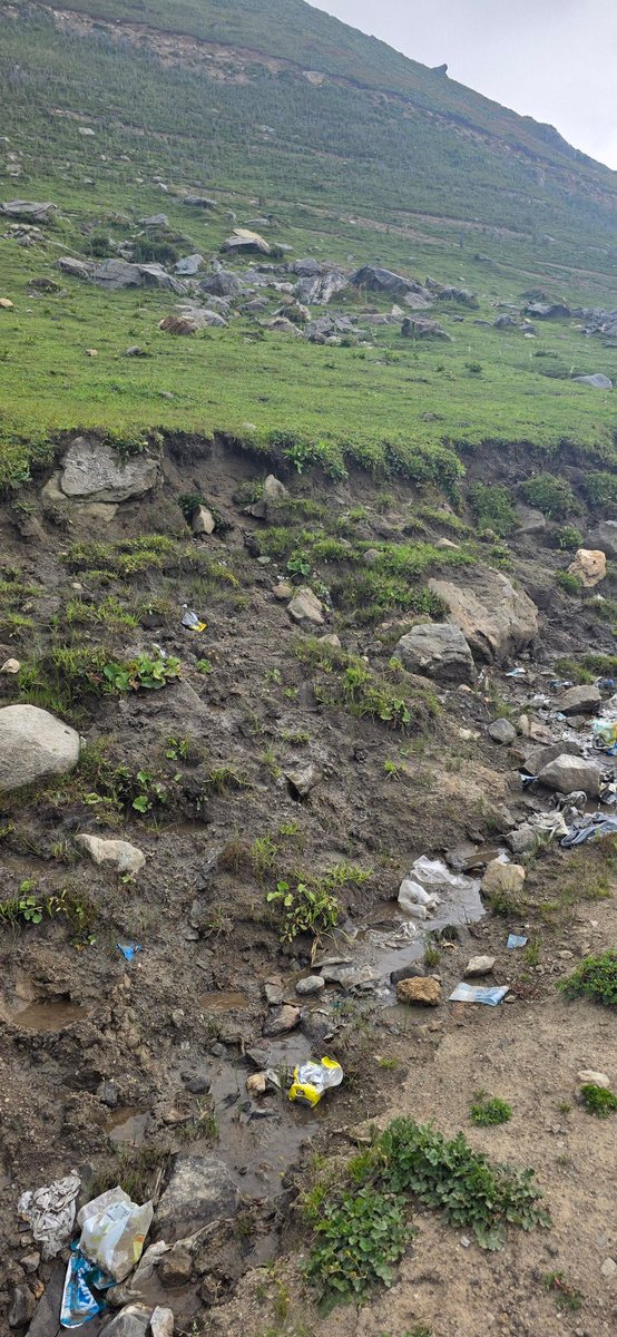 kholaraja03's tweet photo. These are the pics taken  at Ratti Galli Lake. Imagine polluting the water channels at the altitude of 13000 feet.

#ClimateCrisis #azadkashmir #ClimateActionNow https://t.co/anB45VugZl