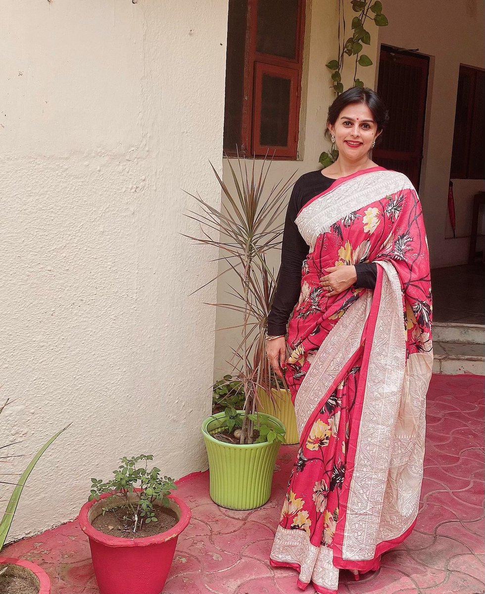PriyankaJShukla's tweet image. Saree : India’s most elegant &amp;amp; graceful form of self expression.

#IndependenceDay2025