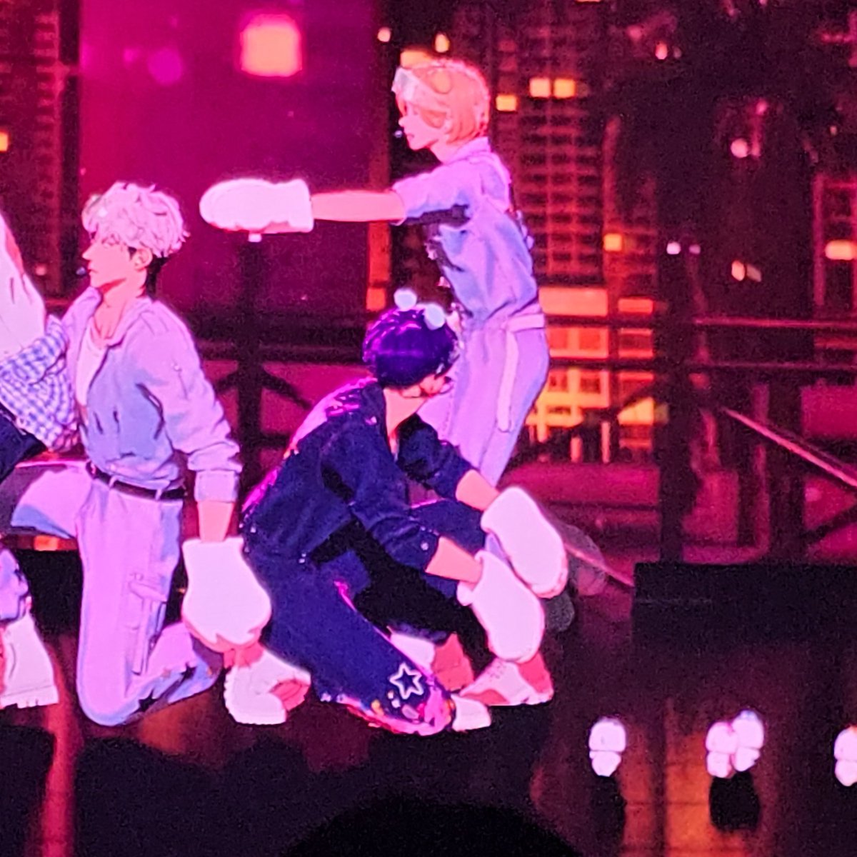 just some low quality madhyungz from me🥹💙💜💙💜