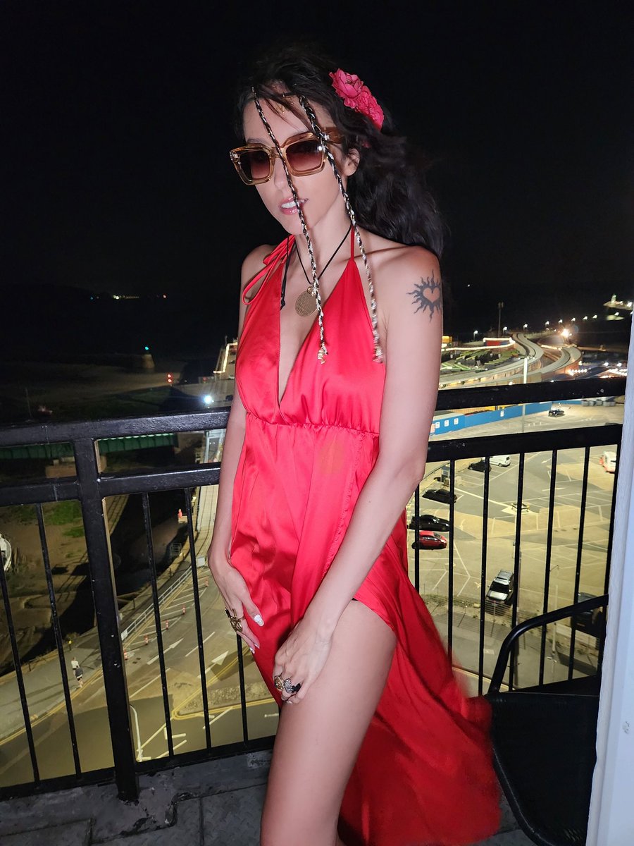 Tonight’s forecast: 100% chance of trouble 💋⚡