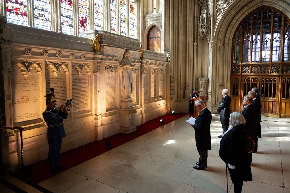 🇬🇧 United in Remembrance

As the nation marks #VJDay80 and the end of the Second World War, <a href="/UKParliament/">UK Parliament</a>  honours those who served in the Far East and Pacific. Their bravery, resilience and sacrifice shaped our future by securing our freedom. We will never forget them🕯️

#VJDay