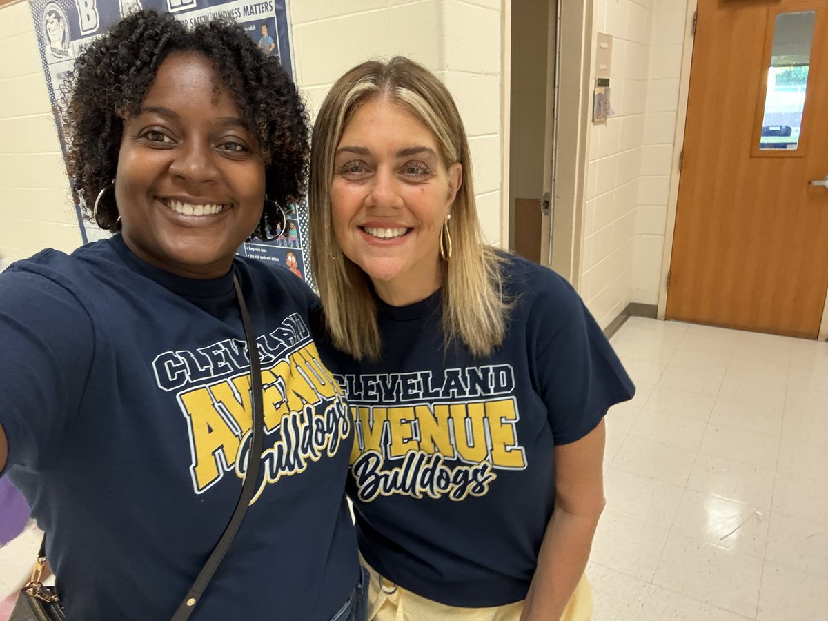 Friday Twins!!! <a href="/APSClevelandES/">APS Cleveland Avenue Elementary School</a> Mrs. Knight and I showing our Cleveland pride!!! Let’s go Bulldogs!!!🐾🐾