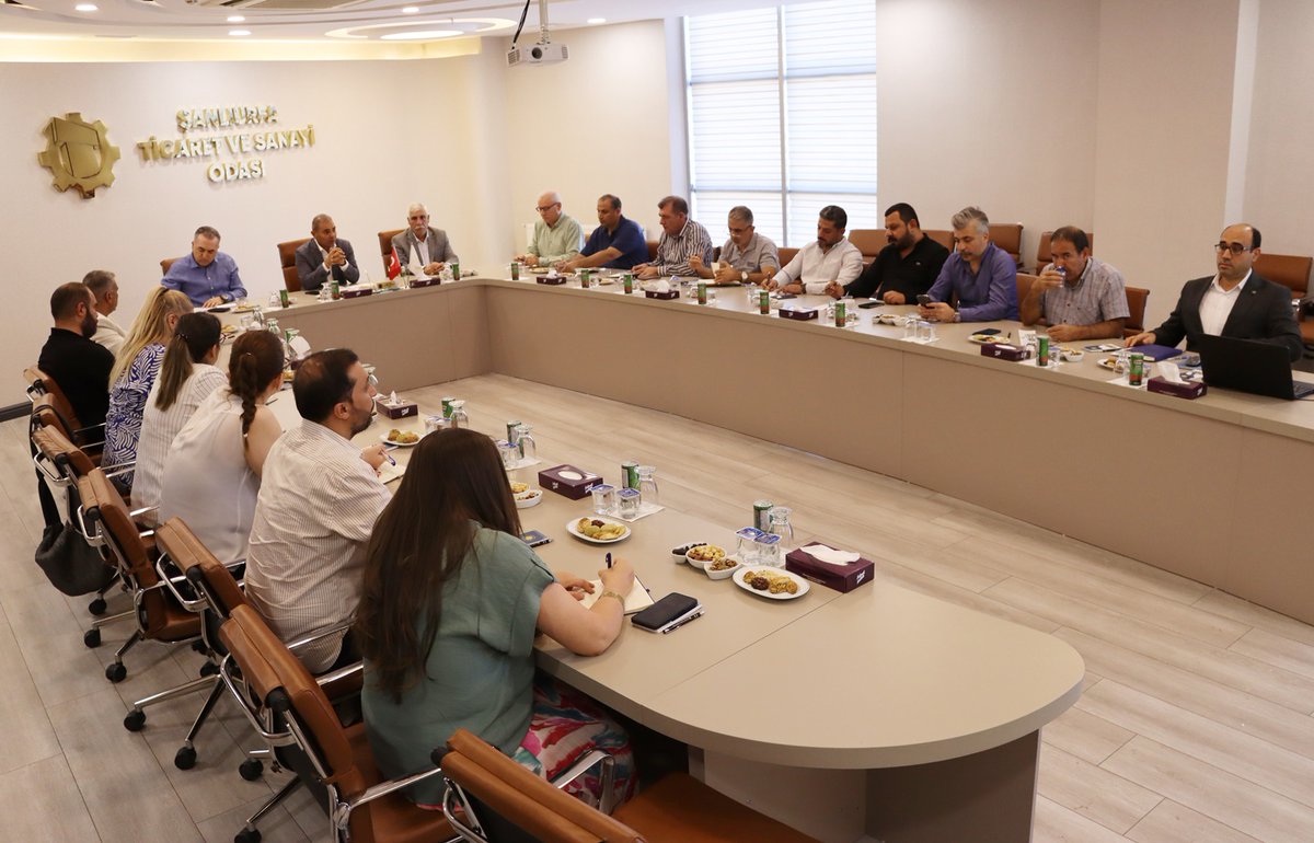 📍 Şanlıurfa'da Pamuk Festivali Hazırlıkları Başladı

Yönetim Kurulu Başkan Yardımcımız Sayın Nasan Bülbül, Şanlıurfa Ticaret ve Sanayi Odası’nda düzenlenen istişare toplantısına katılım sağladı.

Toplantı; <a href="/sanliurfatso/">ŞUTSO</a> Başkan Yardımcısı Sayın Mustafa Zahit, <a href="/gap_idaresi/">GAP İdaresi</a>  Başkan