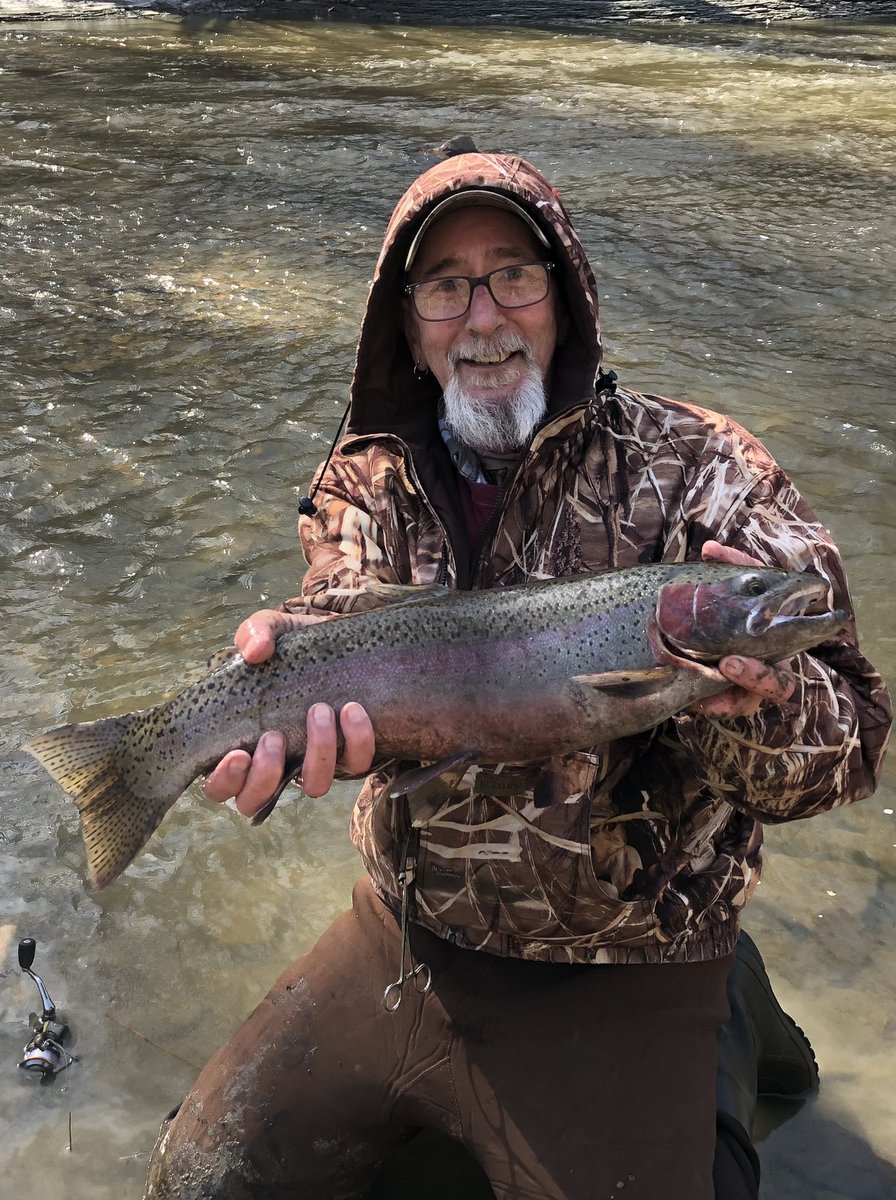 NoJoe64's tweet photo. @notonlytrout #FishpicFriday More Steelhead alley https://t.co/Ez9maN1Q8X