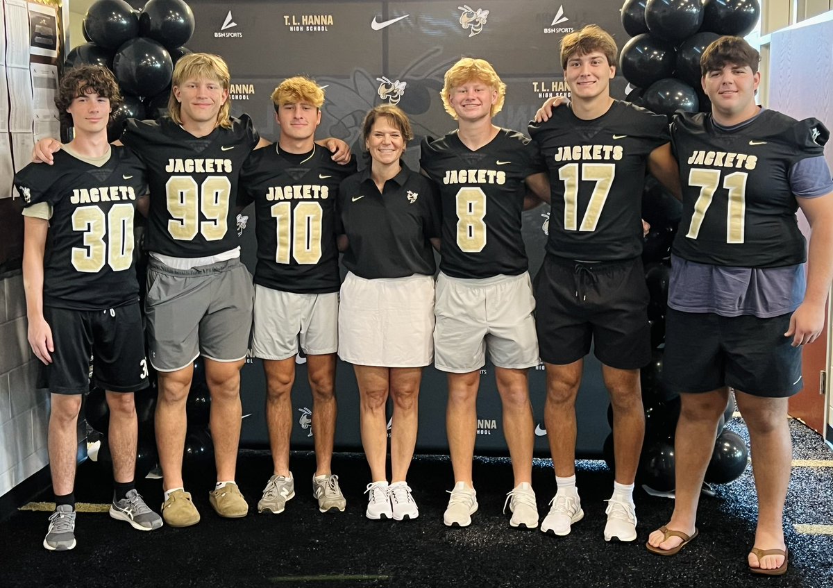 Coach Tone (@coachjasontone) on Twitter photo A special thanks to Dr Kelley for coming to our 2025 Ladies Clinic! We all had a blast!
Go Jackets! <a href="/TLH_Football/">TL Hanna Football</a> <a href="/TLH_Updates/">TL Hanna Sports Updates</a>
#whateverittakes A special thanks to Dr Kelley for coming to our 2025 Ladies Clinic! We all had a blast!
Go Jackets! <a href="/TLH_Football/">TL Hanna Football</a> <a href="/TLH_Updates/">TL Hanna Sports Updates</a>
#whateverittakes