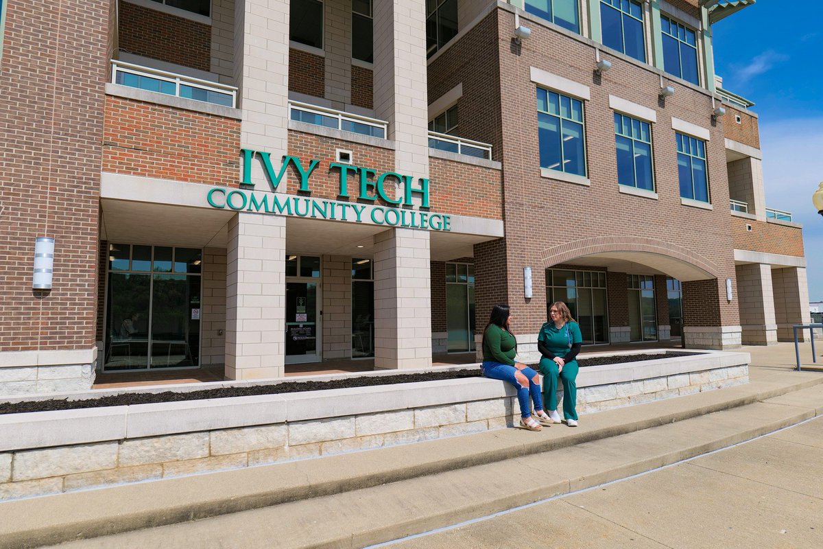 IvyLburgBville's tweet image. ⌛️ The wait is almost over…
In just ONE WEEK we’ll be getting ready to kick off another amazing semester at Ivy Tech! 🎒💚📗
Mark your calendars — August 25th is your day to start fresh, dream big, and make it happen.
#IvyTech #BackToSchoolCountdown #ImWithIvy #OneWeekToGo