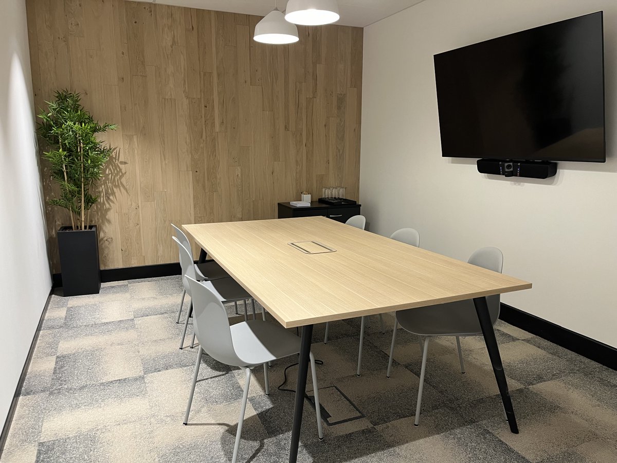 mantlespace's tweet image. Looking for a meeting room in Stevenage? Kings Court could be the perfect solution. Conveniently located near the train station and key road links, Kings Court provides top-notch facilities designed to meet all your business needs.
Visit - our bio to get in touch.
#meetingroom