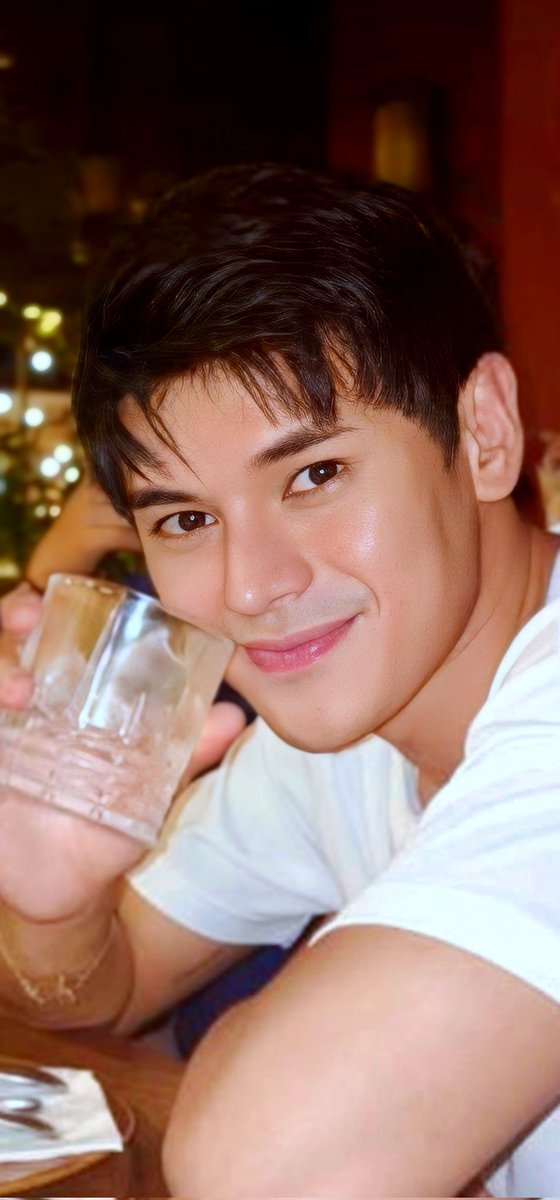 littleoldme08's tweet photo. uy! eyes and lips talaga...
YUN TALAGA....

DUSTBIA AUGusto NAMIN https://t.co/C3odhVnqfy