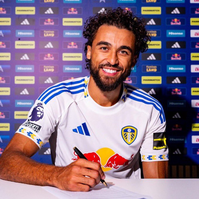 Lea_EFC's tweet image. 🚨BREAKING NEWS

Dominic Calvert-Lewin will miss Leeds opening fixture against Everton after dislocating his shoulder signing his new Leeds contract 📑
