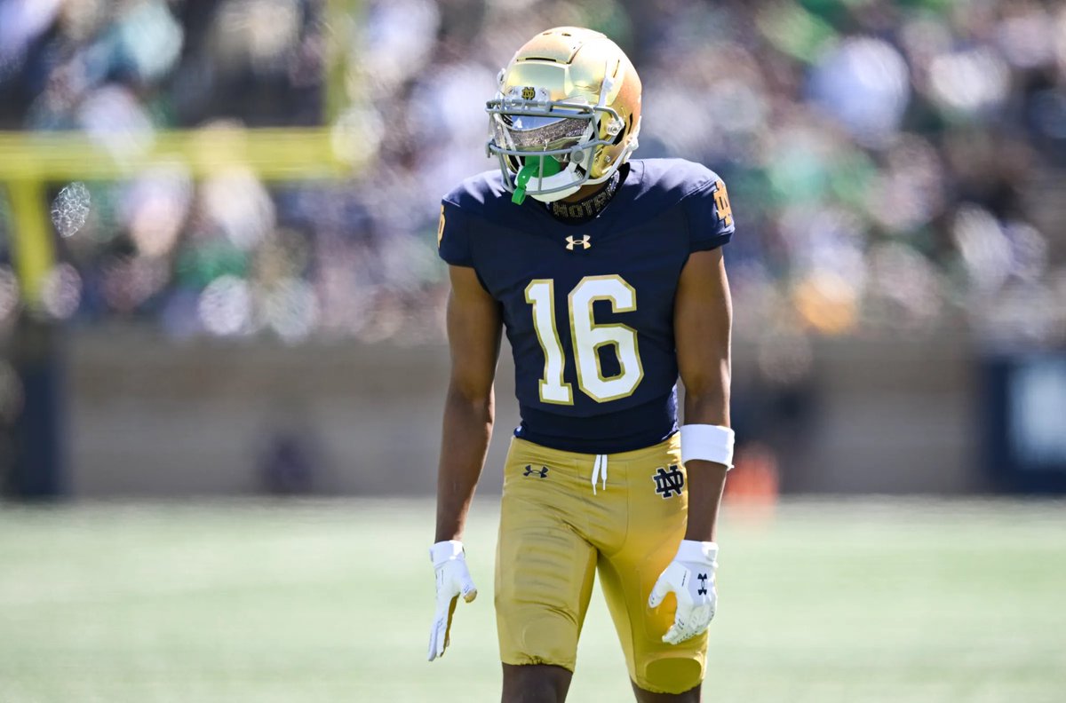 BackerLounge1's tweet photo. We are Elijah Burress days away from #NDFB #Backerstyle https://t.co/kSJzxSG1Vc