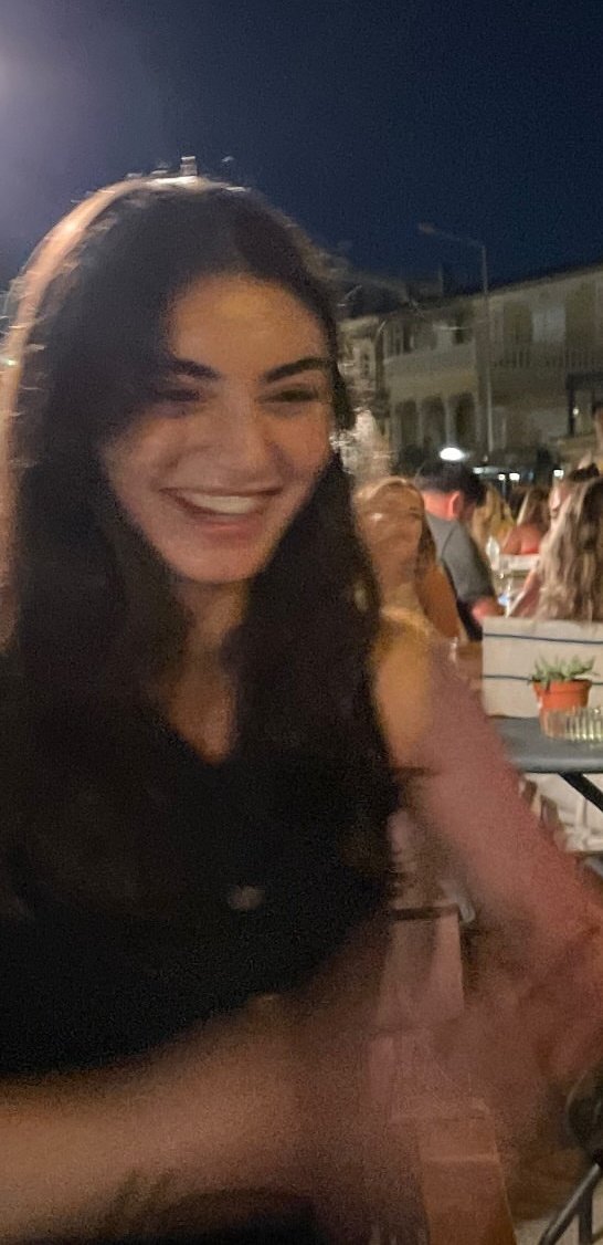 dizieditgifs's tweet photo. 3 yaşında 🥹🤏🏻 #ÖzgeTörer https://t.co/TzsfCopDIJ
