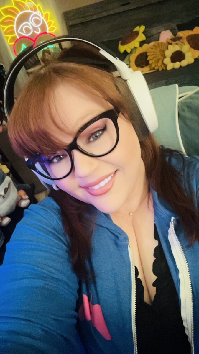 Live now! Solo Peak achievements and then collab Peak with <a href="/Juzy_Fruit_TTV/">Juzy_Fruit</a>, <a href="/EndlessSky82_/">EndlessSky82</a> , and maybe more!!

Get in for feral Friday! 
Twitch.tv/Meistar 🌻