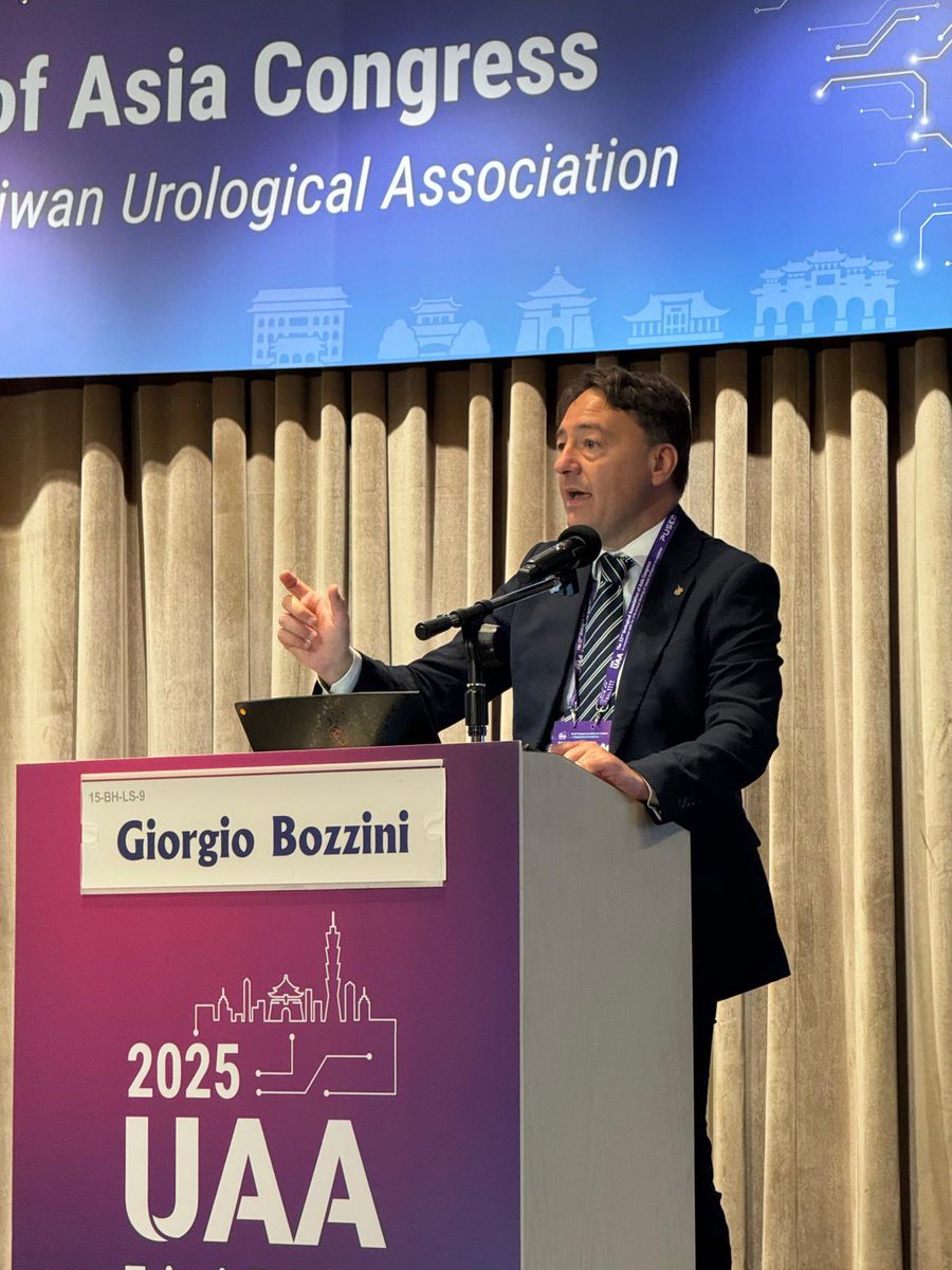 quanta_system's tweet photo. #UAA2025 Day 2 in Taipei with our exclusive partner KuanFwa Med 🇹🇼.

Another great symposium by Prof. @bozzini_giorgio &amp; Dr. Gauhar on #HoLEP advancements with #QuantaMagnetoTechnology, and how the right laser &amp; flex scope combo in suction ureteroscopy can be a game changer ⚡️ https://t.co/gRFG0VxYzZ