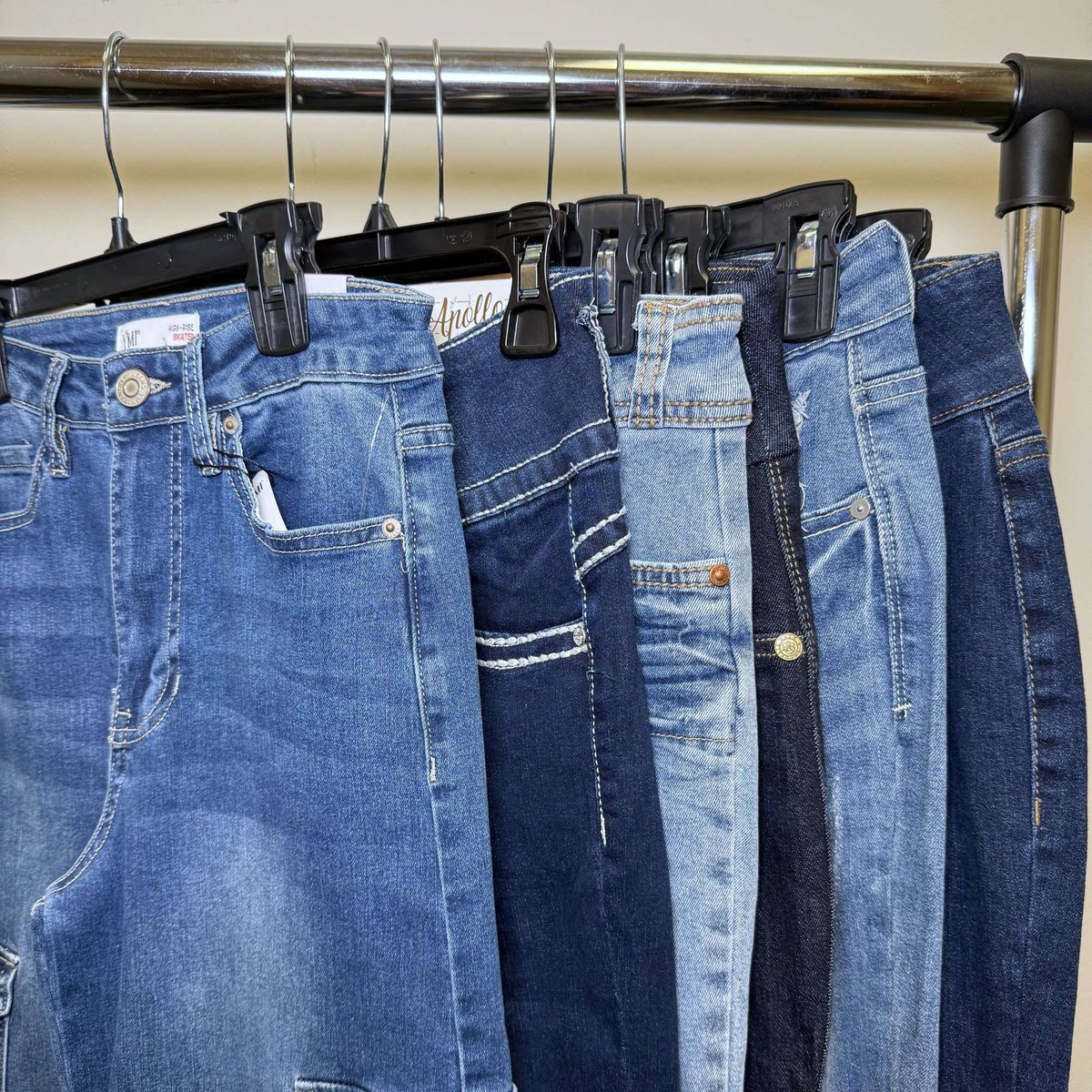 LabelShopper's tweet image. Your denim drawer deserves options. Find your next go-to pair at Label Shopper.

#labelshopper #denim #jeans #outfit