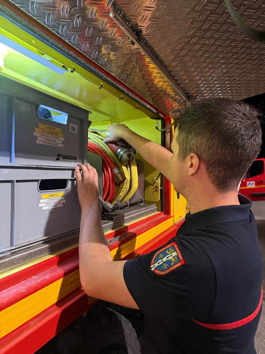 🚒 Dans le cadre de la solidarité entre les SDIS le ⁦<a href="/sdis53/">Sapeurs-pompiers 53</a>⁩ mobilise 2 véhicules et 8 sapeurs-pompiers pour aller renforcer les équipes du sud-est de la France pour faire face au risque élevé feu de forêt en ce moment. ⁦<a href="/Prefet53/">Préfète de la Mayenne</a>⁩ ⁦<a href="/SecCivileFrance/">Sécurité Civile</a>⁩