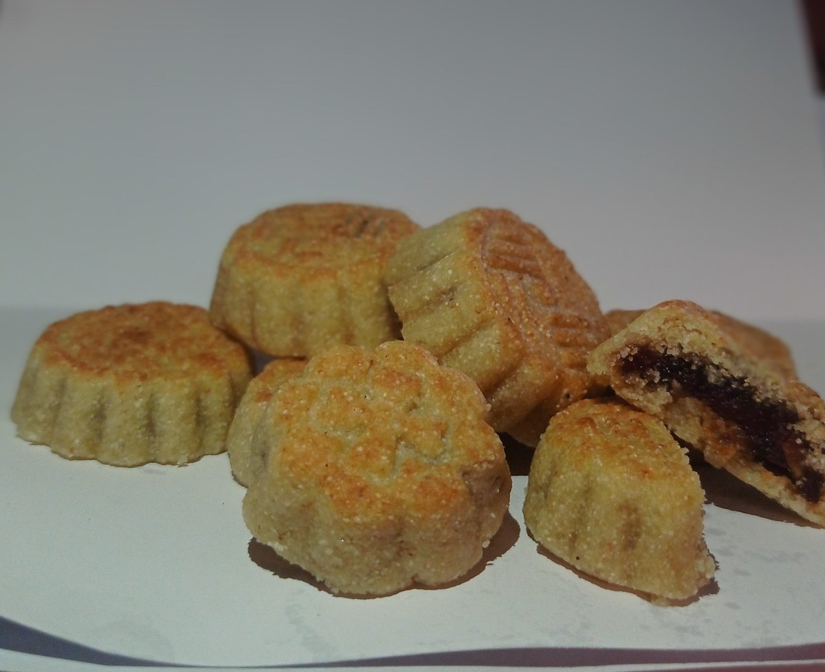 hebaabushiha's tweet image. مرحبا🙌
 أنا هبة طالبة طب من غزة، بديت أنا وعيلتي مشروعنا المتواضع في صناعة الكعك والمعمول  بالسميد والسمنة، وبأجود الخامات الموجودة في السوق حاليًا
 دعمكم هيفرق معنا 🙏
العنوان : غزة الشمال حي النصر
 كيلو الغريبة ٥٠ شيكل
كيلو المعمول ٧٠ شيكل
للاستفسار والتواصل على رقم 0599075707