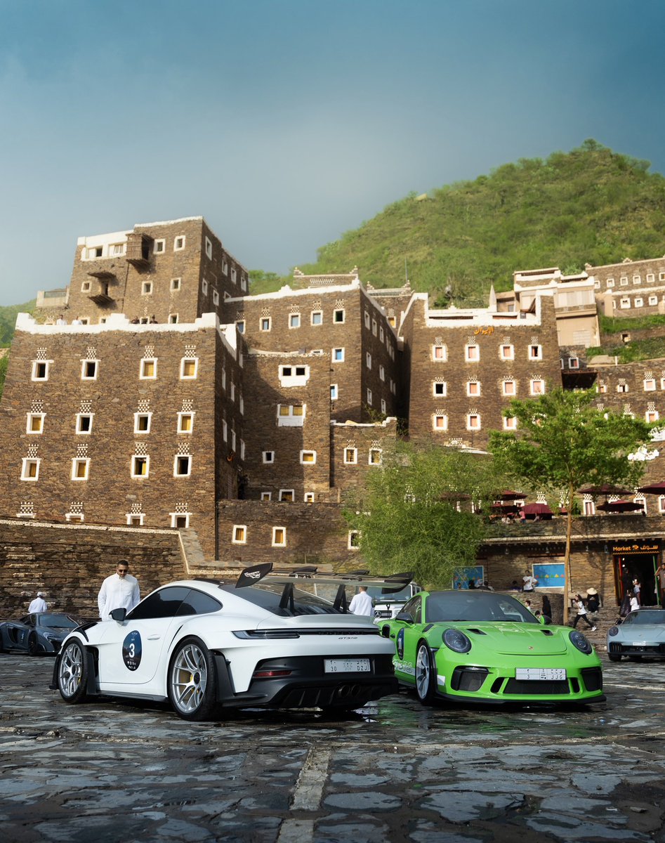 sevencarlounge's tweet photo. The South Run
في رجال ألمع، نعيش تاريخًا يزهر بالجمال والأصالة.

In Rijal Almaa, we experience a history that blossoms with beauty and authenticity.

#southrun #sevencarlounge #trip #unique #beautiful #experience #roadtrip #cars #adventure #luxury #exotic https://t.co/he42jJqowM