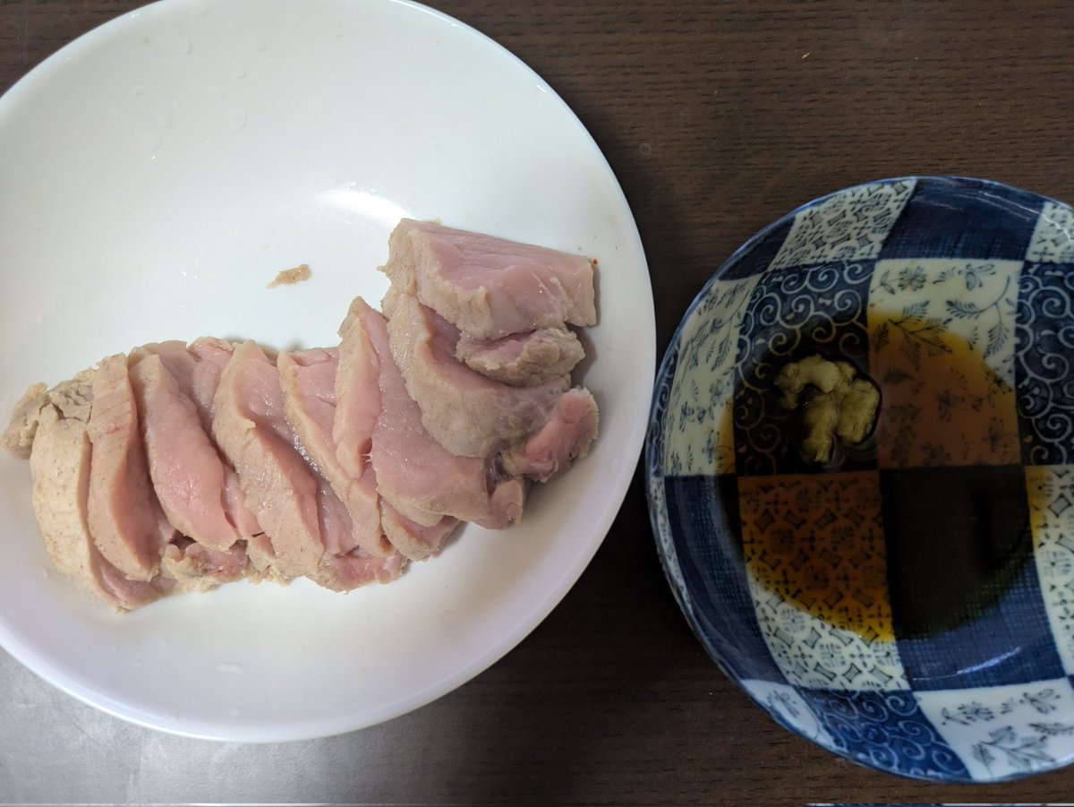 ロースト豚作ってみた🐖
わさび醤油で頂く🙌