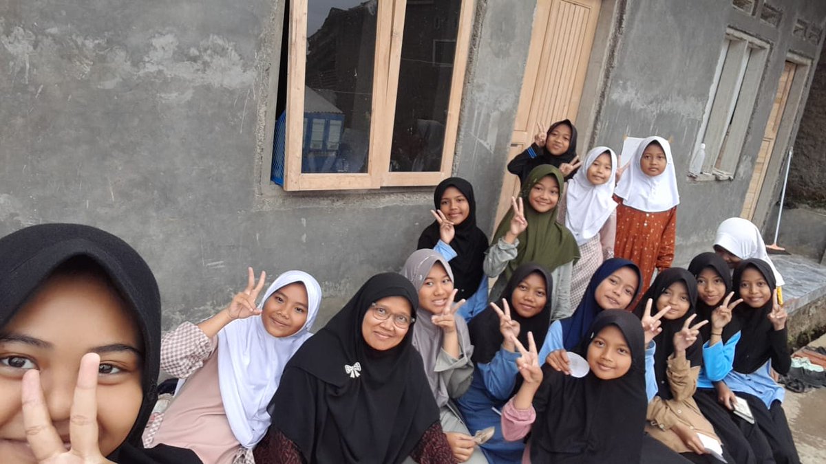 PENCARI KEBENARAN (@juliuscaesar77_) on Twitter photo Kalau mau Indonesia merdeka secara total maka tangkap dan adili Raja Jawa Bin Mulyono Bin <a href="/jokowi/">Joko Widodo</a> dan makzulkan anak Raja Jawa Bin Fufufafa Bin <a href="/gibran_tweet/">Gibran Rakabuming</a>, keluarga benalu dan penghancur republik. Apakah Anda setuju <a href="/DianSandiU/">Dian Sandi Utama</a>?
#TangkapJokowi
#adilijokowi
#prabowo #gibran Kalau mau Indonesia merdeka secara total maka tangkap dan adili Raja Jawa Bin Mulyono Bin <a href="/jokowi/">Joko Widodo</a> dan makzulkan anak Raja Jawa Bin Fufufafa Bin <a href="/gibran_tweet/">Gibran Rakabuming</a>, keluarga benalu dan penghancur republik. Apakah Anda setuju <a href="/DianSandiU/">Dian Sandi Utama</a>?
#TangkapJokowi
#adilijokowi
#prabowo #gibran