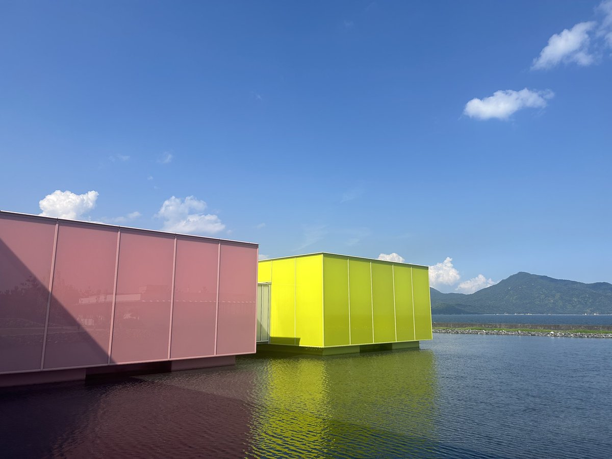 ari_hat's tweet image. 今日は下瀬美術館に
@TeppeiKishida さんの写真を観に行きました。
(同じ中学の先輩です。)

文章を読んで
初めて美術館で涙しました。

良い刺激も頂きました。
ありがとうございます！！