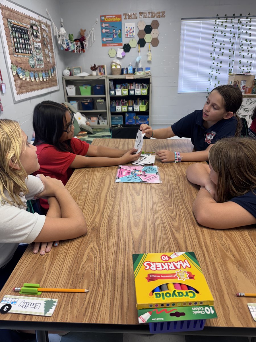 More amazing relationship building is happening all around campus today to round out our first week of school! Our 4th graders used Fan-N- Pick to get to know their team mates! <a href="/KaganOnline/">Kagan Publishing & Professional Development</a> #kagancooperativelearning #kaganmodelschool #kaganstructures