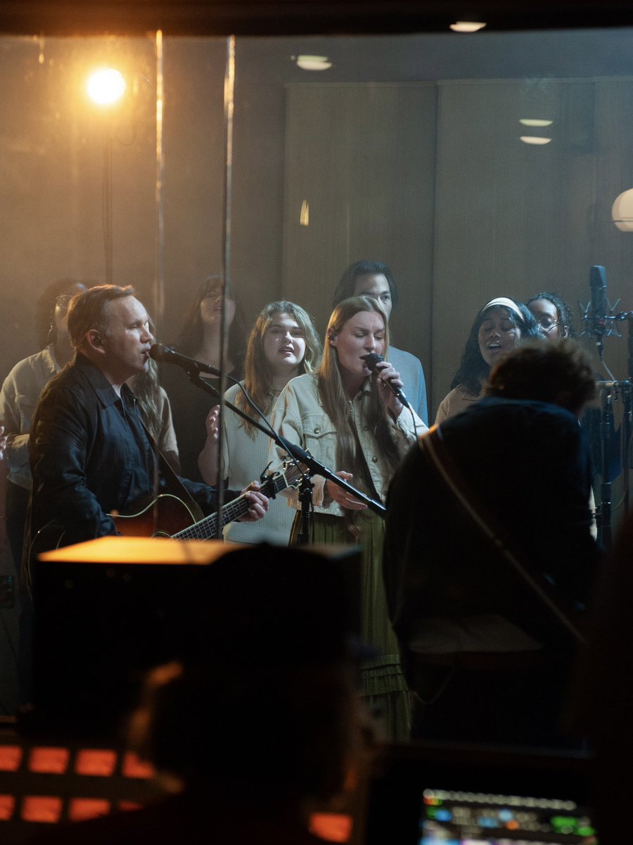 charity_gayle's tweet photo. Had the privilege of leading this incredible new song with my dear friend, Matt Redman few months ago. It was such a beautiful day of friends, prayer and worship! I pray this song blesses you and compels you to draw closer to Jesus! Love you all, happy release day! #letmeseeJesus https://t.co/fD49RyKDJ9