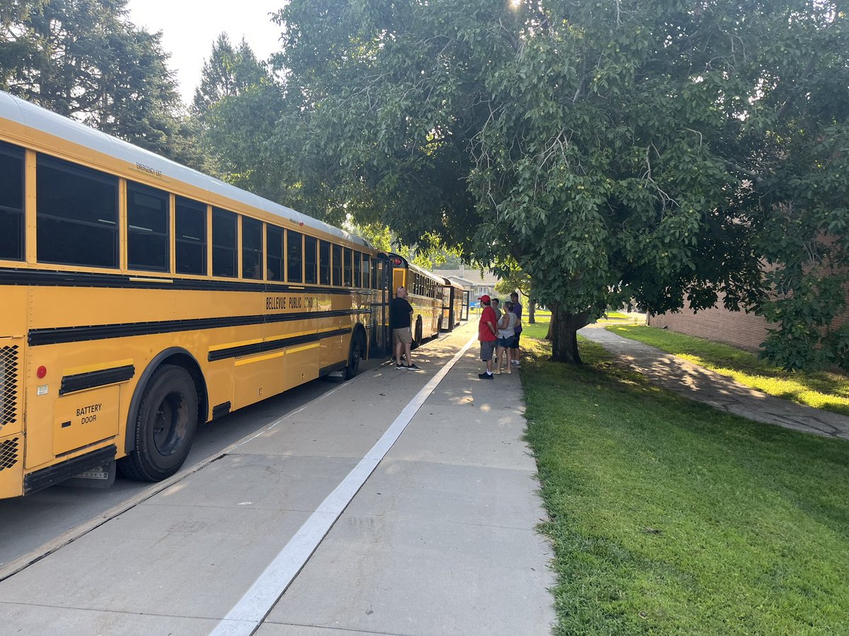 missionbraves's tweet photo. Thank you @bps_transport for informing us of the skills and expectations for a safe bus evacuation . #TemBPS #Braveway #EverydayMatters https://t.co/J9xy9GX6Zz