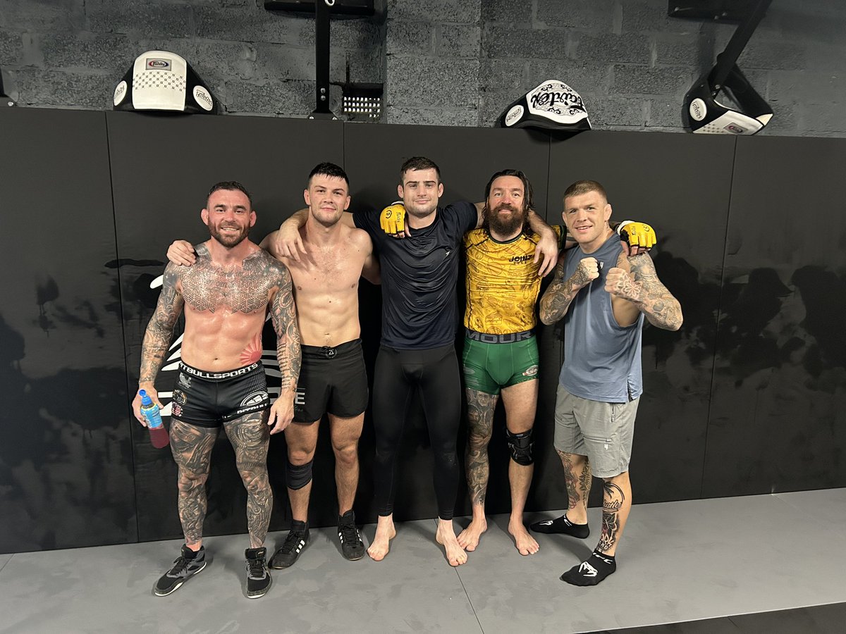 9X5’s for the morning grafters. 
Preparation has been on point. 4 weeks.
Great to see <a href="/theproblem155/">Chris duncan</a> in the gym after his fight of the year candidate win in Las Vegas the other week.