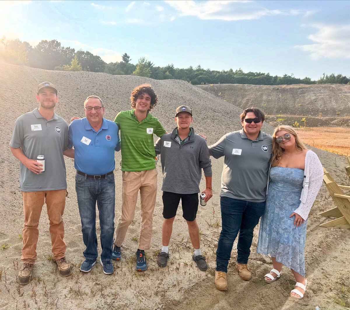Huge thank you to the Associated General Contractors of Maine for the invitation to their event last night. One of my favorite parts about the campaign trail is talking to young people. They are the future of Maine. Great to see such an emphasis on attracting young talent in the