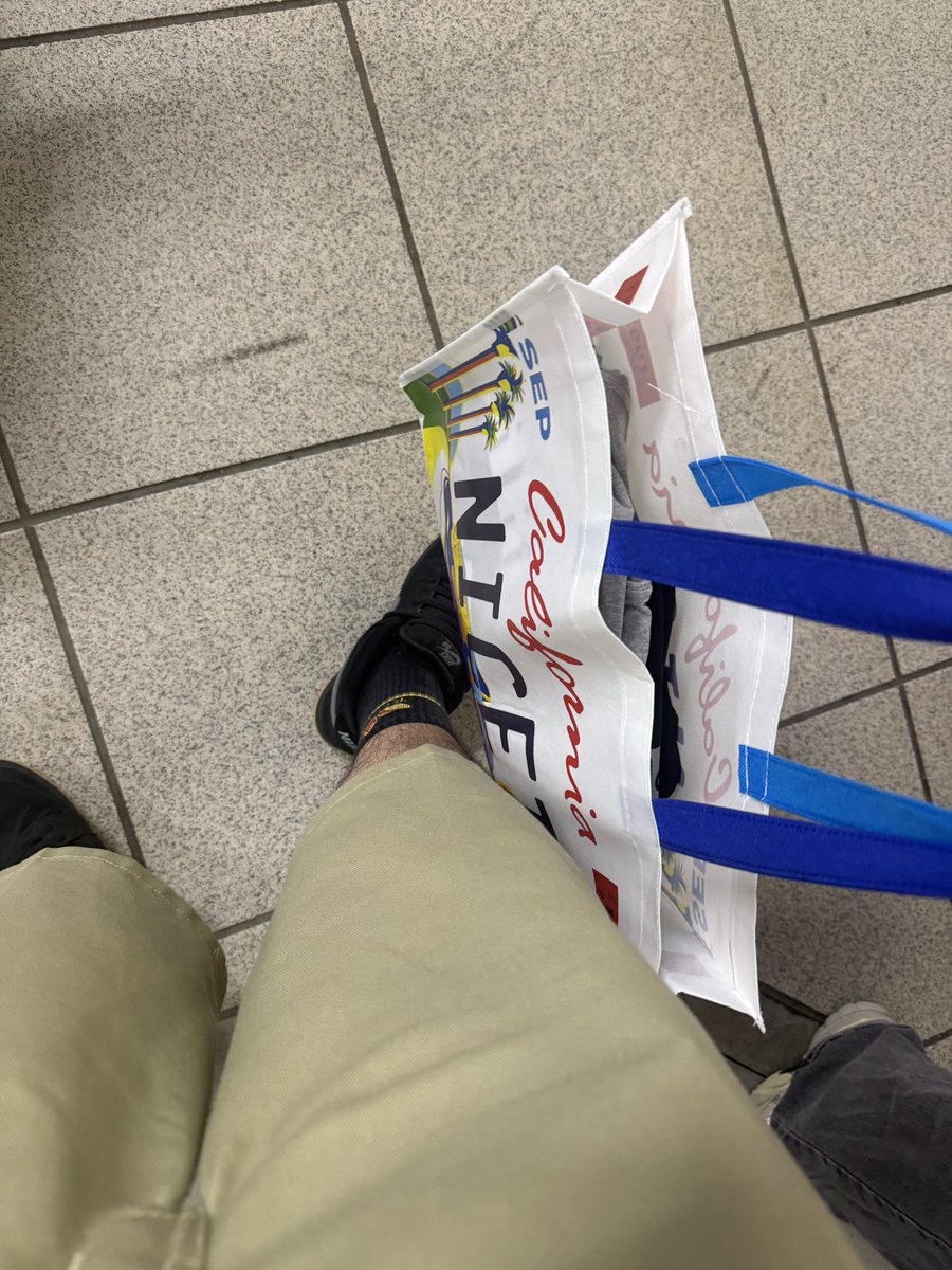 akkunsskbb's tweet photo. 新しく出来た店舗行けて満足でした https://t.co/Lr0F1ffjPO