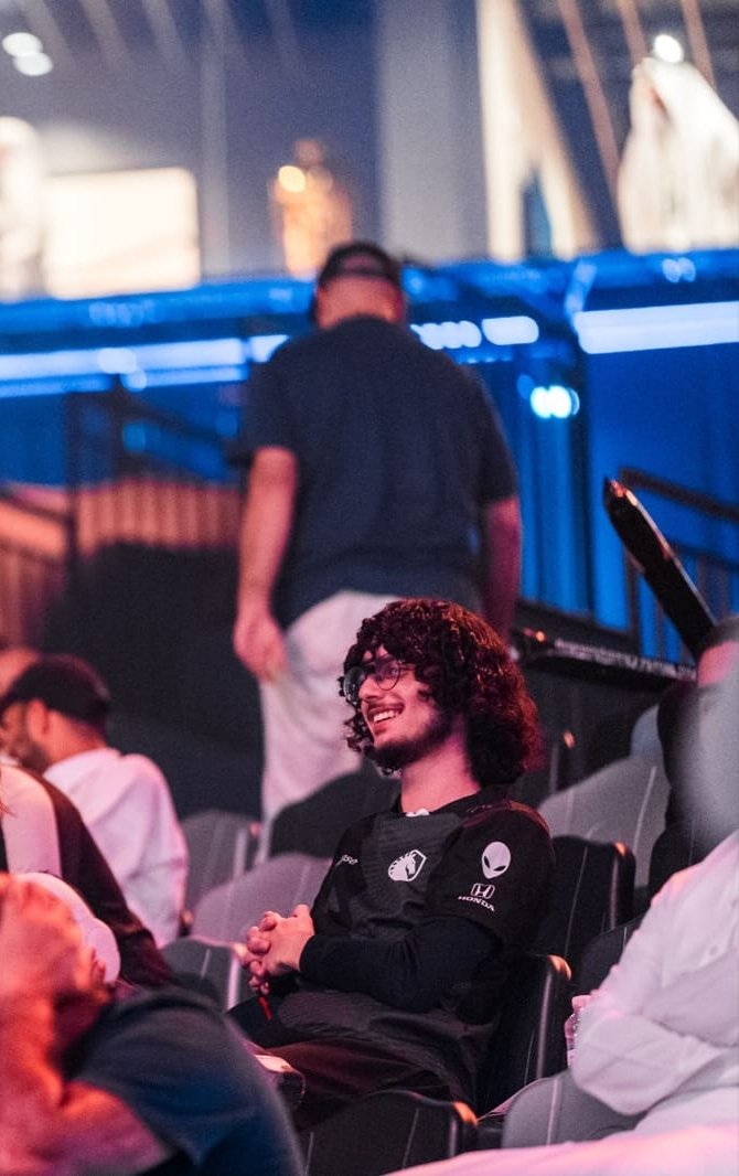 A garganta pode falhar, rasgar ou doer, mas eu nunca vou parar de gritar por vocês. Uma experiência única para vida, uma semana que vai ficar guardada na minha memória, alma e coração, muito obrigado por tudo <a href="/TeamLiquidBR/">Team Liquid BR 🇧🇷</a> e <a href="/EWC_EN/">Esports World Cup</a> 

Nós veremos em breve em novos palcos. 💙🐴