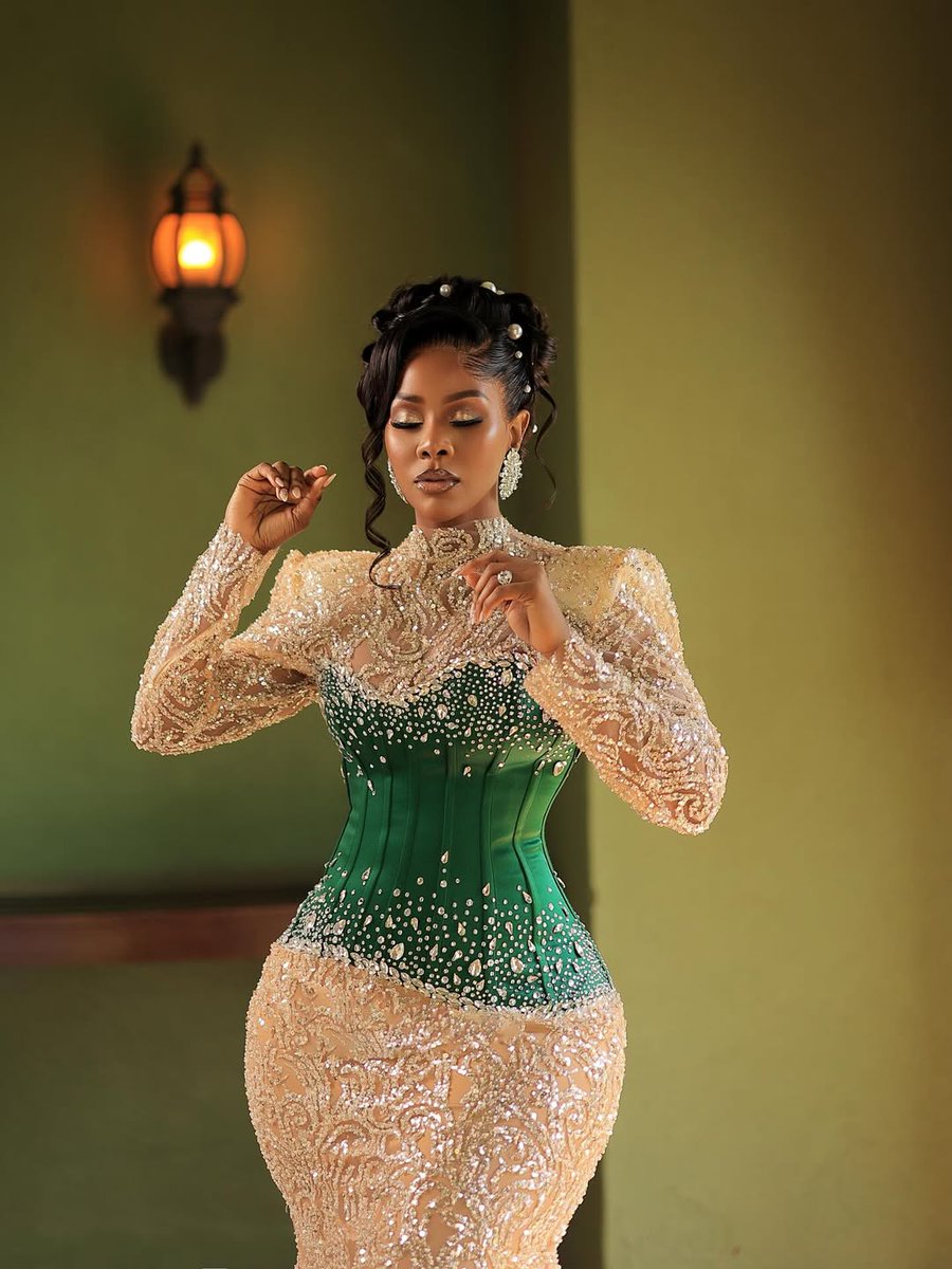 swiftpub's tweet photo. The stunning 😍 DESIRE LUZINDA https://t.co/b9RxRbxXBz