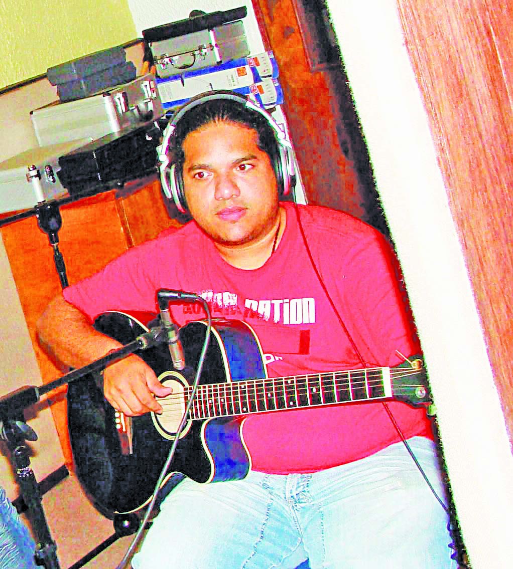 #noticiasvallenatas Leo Gómez Jr., fue un reconocido compositor, a quien se le atribuye ser unos de los impulsores de la nueva ola del vallenato, de la mano de artistas como Kaleth Morales y <a href="/Luifer_Cuello/">LUIFER CUELLO</a>, quien le grabó ‘Pin pon pan’, logrando reconocimiento a nivel nacional.