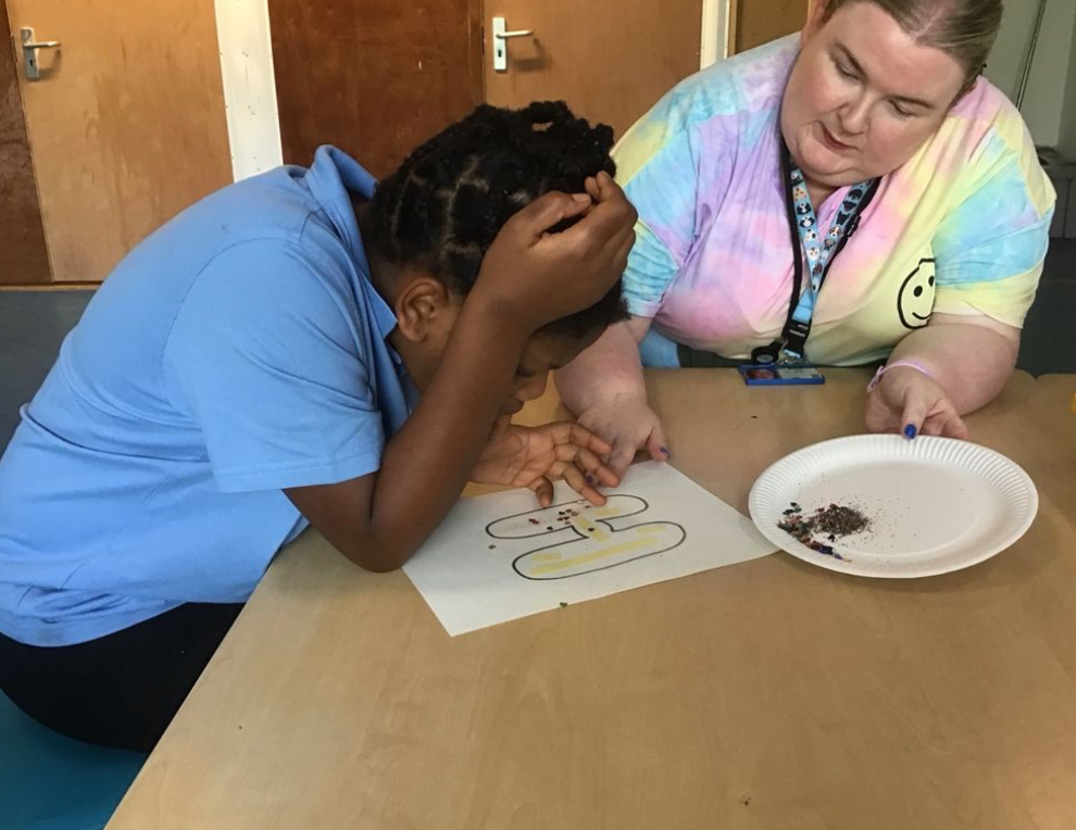 It’s been lovely welcoming  our new pupils, as well as our returning pupils. Classes have been busy getting to know one another and we are excited to share the learning at Langlands this year. 
Linthaugh class have started to decorate a banner to put their own stamp on their room