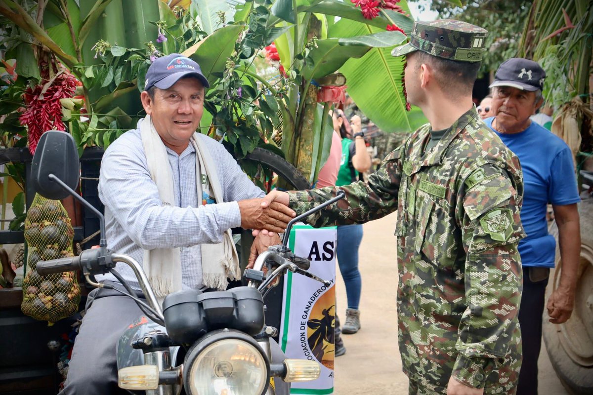 Cuarta División del Ejército Nacional (@ejercito_div4) on Twitter photo 🚨 PÁGINA WEB CUARTA DIVISIÓN
Puerto Concordia, #Meta, y San José del Guaviare fueron escenario de dos jornadas simultáneas que fortalecieron la economía local y destacaron el trabajo de los pequeños productores, gracias al apoyo del <a href="/COL_EJERCITO/">Ejército Nacional de Colombia</a> .
🔗cuartadivision.mil.co/el-ejercito-na… 🚨 PÁGINA WEB CUARTA DIVISIÓN
Puerto Concordia, #Meta, y San José del Guaviare fueron escenario de dos jornadas simultáneas que fortalecieron la economía local y destacaron el trabajo de los pequeños productores, gracias al apoyo del <a href="/COL_EJERCITO/">Ejército Nacional de Colombia</a> .
🔗cuartadivision.mil.co/el-ejercito-na…