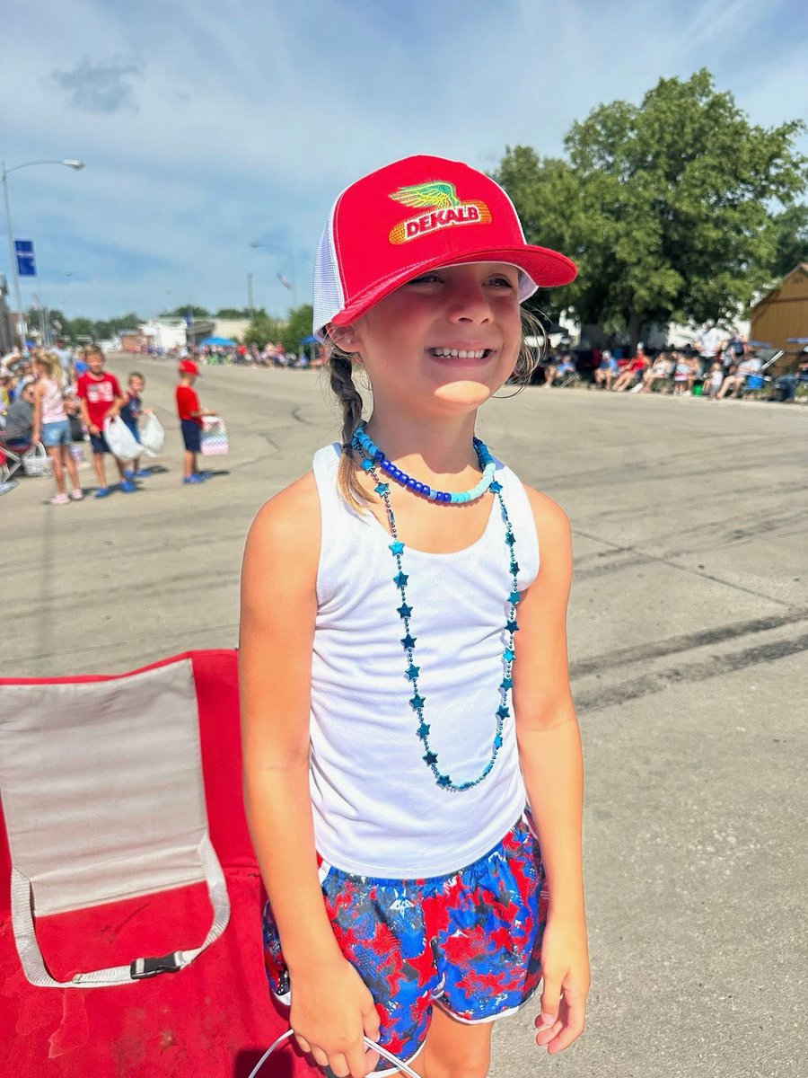 Farm Kid Friday: Nothing says summer like sunshine, small-town parades, and DEKALB pride 🌽 🇺🇸 
#DEKALB
<a href="/Asgrow_DEKALB/">DEKALB Asgrow Seed</a>