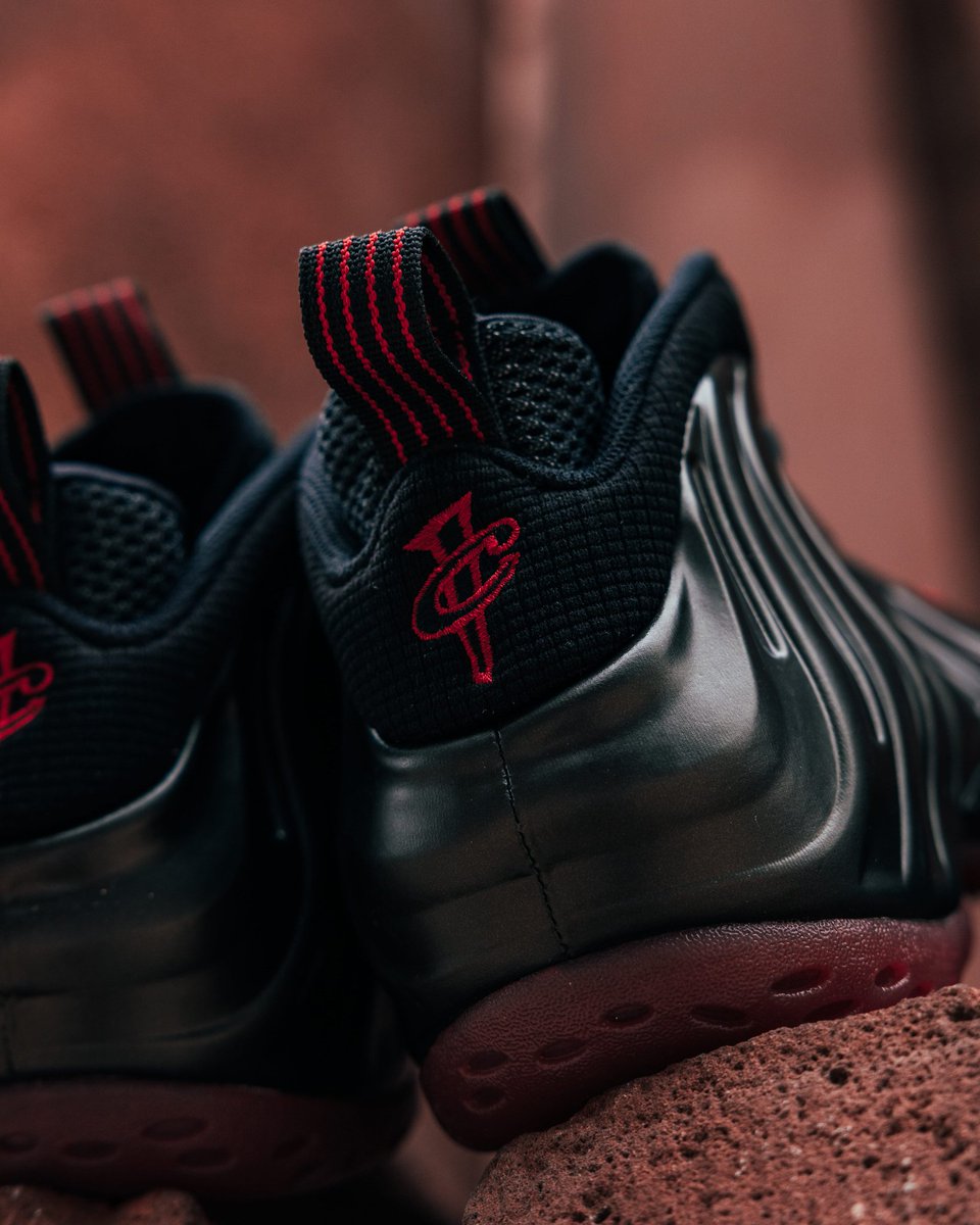 JustFreshKicks tweet media