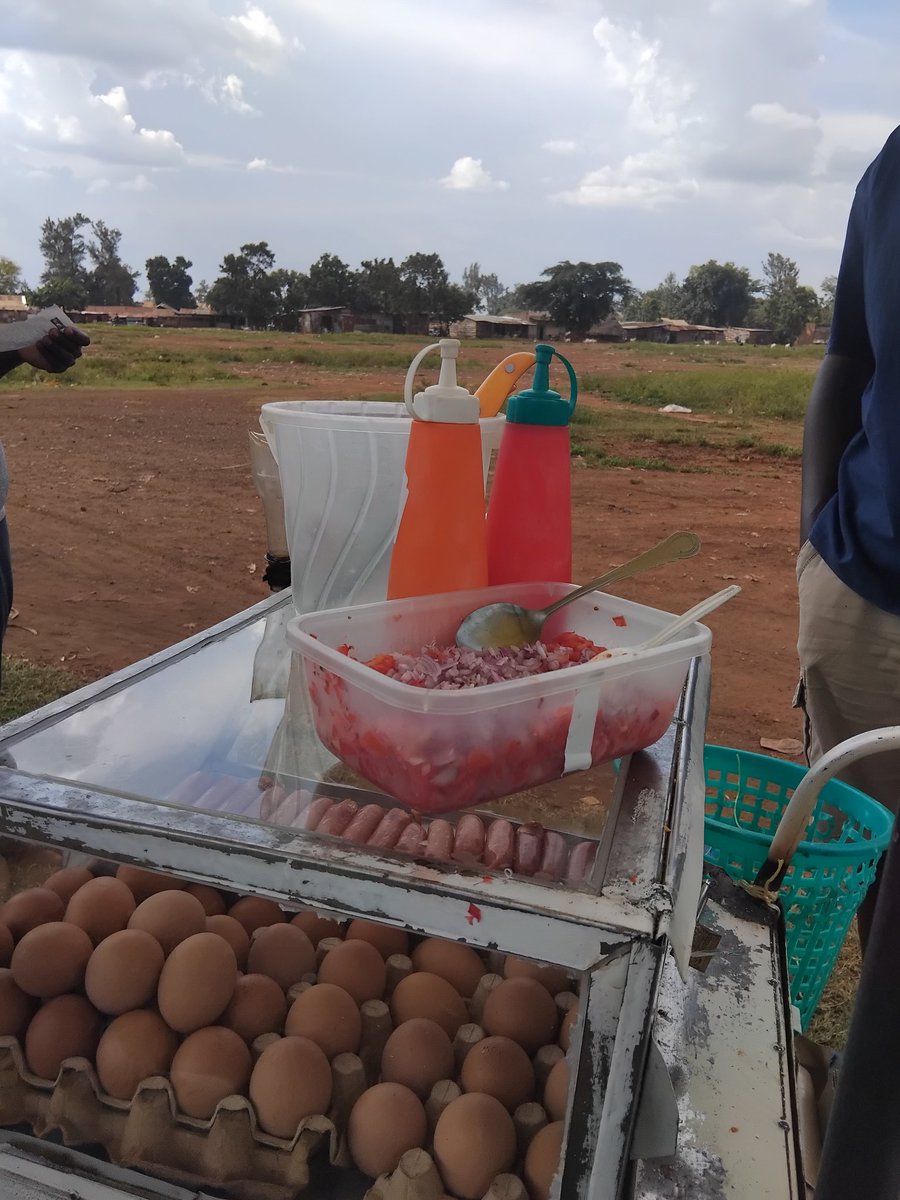 weetu___'s tweet image. 43 hot boiled eggs and 35 smokies done and dusted💪. 

Number ni 0725867265.