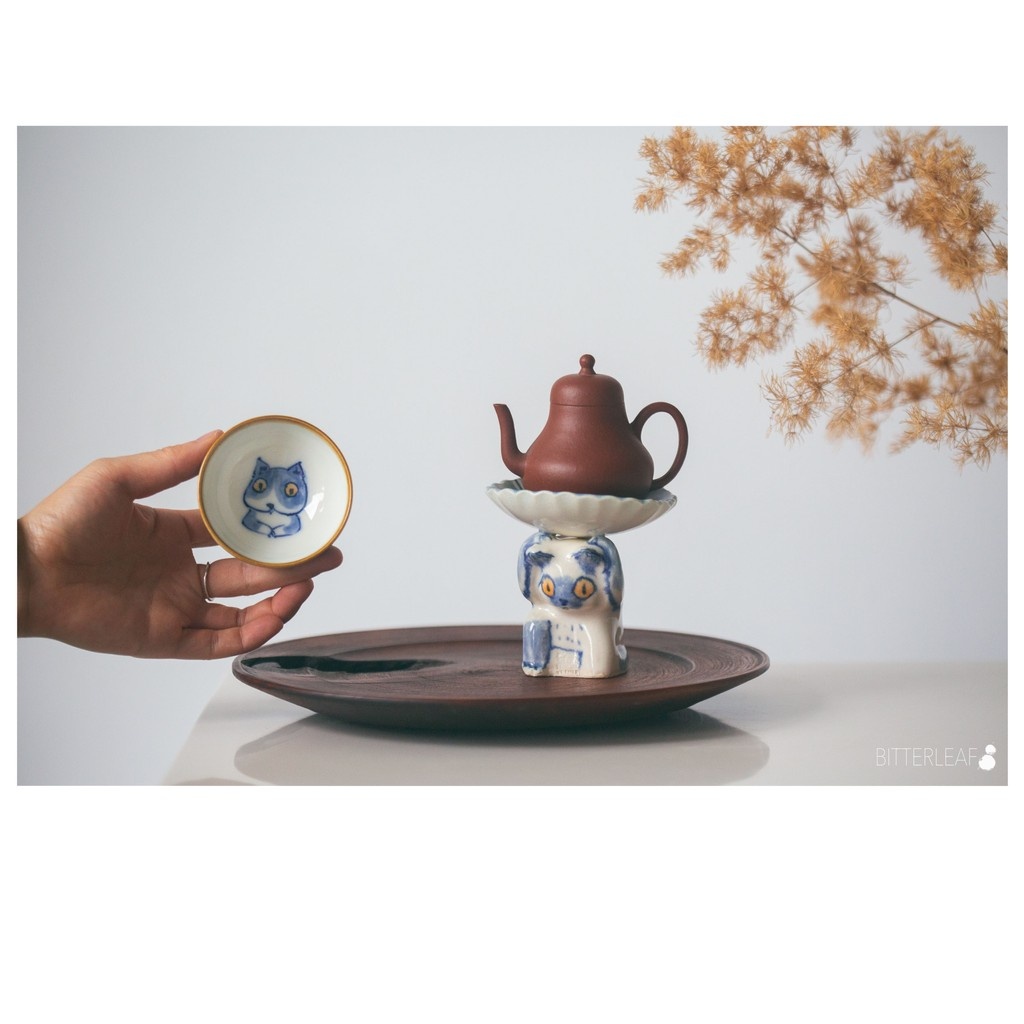 BitterleafTeas's tweet photo. Our new Great Tale Supporters will gladly help you hold whatever you can throw at them -or rather gently place on them.

In addition to these cat-servants, we also have new cups, gaiwans and strainers from the same series available this week. https://t.co/rEtDk1dhUc