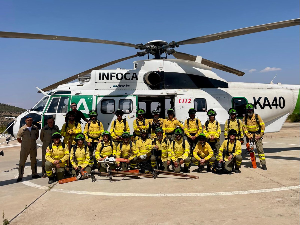 🔲 MÓDULO DE ACCIÓN EXTERIOR | 📍Galicia

👩‍🚒🚁 La Brica de Los Moralillos (Granada) vuela hacia Galicia. Antes, una parada en la base de La Iglesuela (Toledo) para repostar y poner rumbo a Portomarín.
🚁 1 súper puma 
🚁 2 Bricas
🚚 Personal de logística por tierra, ya en la zona