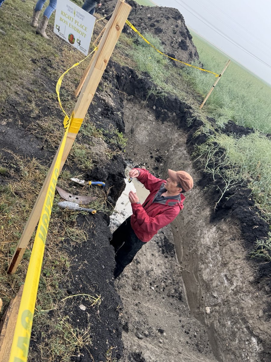In partnership with EMILI, Fertilizer Canada brought together farmers, agronomists, and stakeholders at Innovation Farms to explore practical, prairie-focused 4R Nutrient Stewardship solutions. From nutrient management in dryland farming to precision placement and tile drainage,