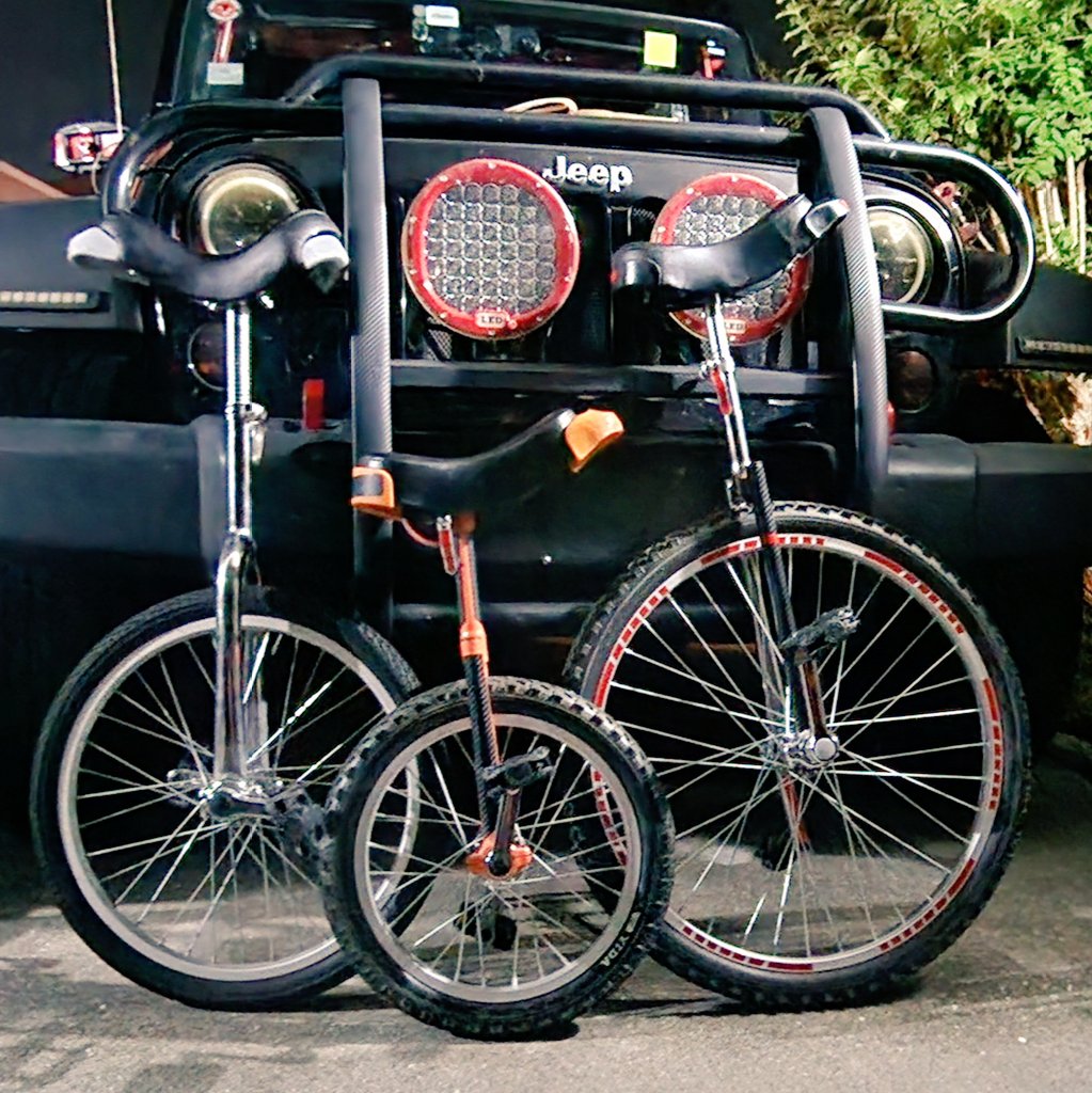 OldAndTwo's tweet photo. ...as Archimedes said: “Give me a fulcrum and I’ll master the unicycle… or face-plant heroically in front of the kids.” 🎪😂
What’s your wildest family ride?🚴♂️ Drop it in the comments! 👇 #OldAndTwo #DadAdventures #FamilyFun #UnicycleLife #FloridaKids #ActiveParenting https://t.co/wMsGSS8VWs
