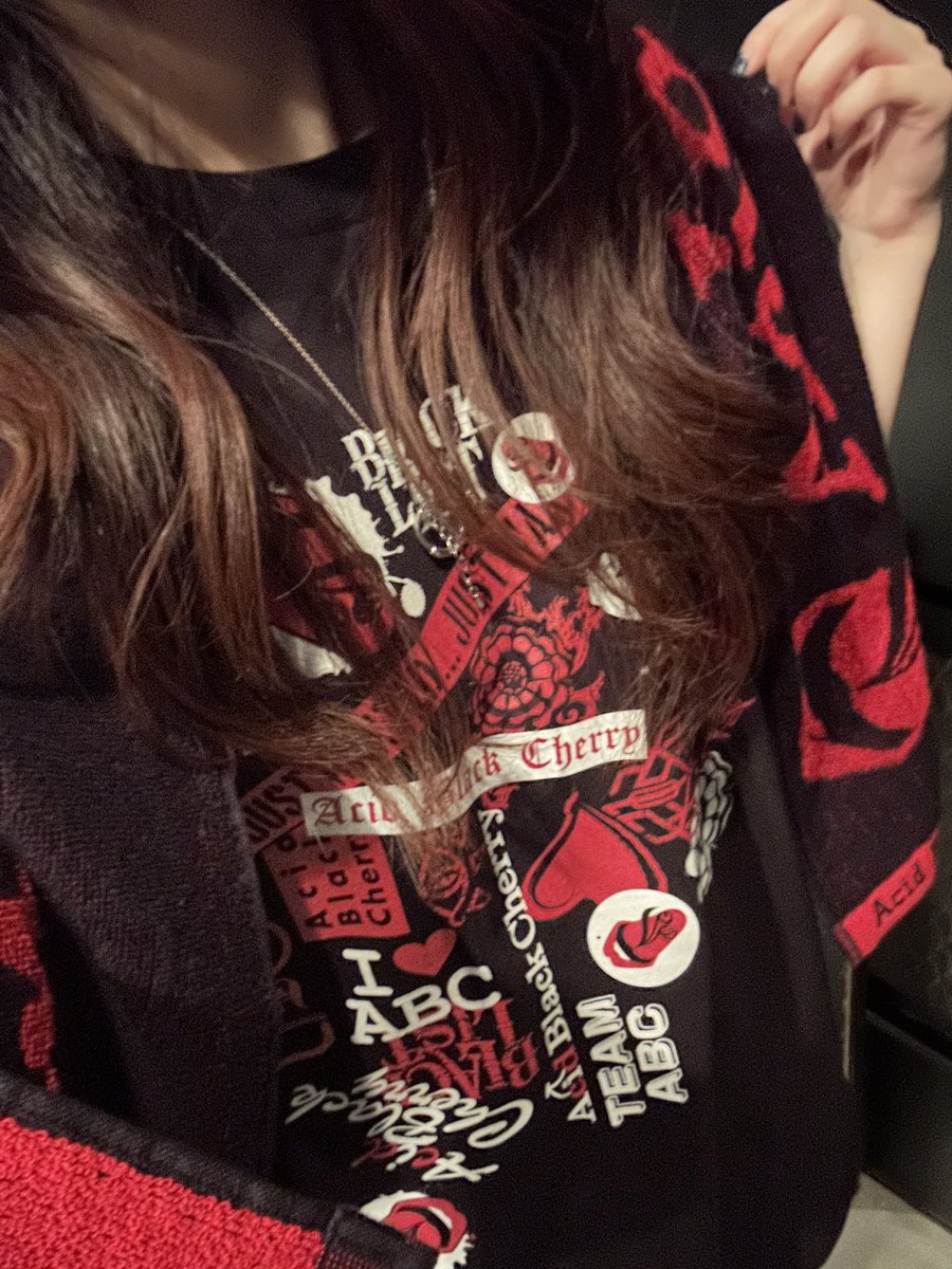 kusonoLay's tweet photo. Acid black cherryの夜公演行ってきました https://t.co/GYP3mHx3GM