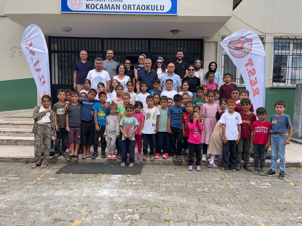 İlçe Milli Eğitim Müdürümüz Sn. İsmail Rahman KÖSE ve Şube Müdürümüz Sn. İbrahim SEZER; mevsimlik tarımda çocuk işçiliği ile mücadele kapsamında Terme Kocaman Ortaokulu’nda yürütülen yaz okulunu ziyaret ederek atölye çalışmalarını yerinde inceledi
<a href="/tcmeb/">Millî Eğitim Bakanlığı</a> <a href="/muratagar60/">Murat AĞAR</a> <a href="/memterme55/">Terme İlçe Milli Eğitim Müdürlüğü</a>