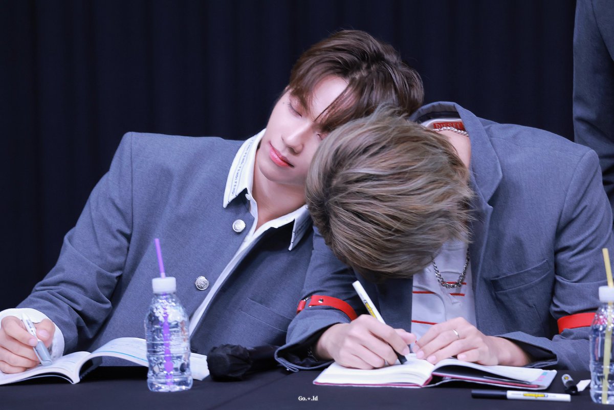 250814 메이크스타 대면
공부하기싫어..😴
#AHOF #아홉 
#제이엘 #JL #JLGaspar