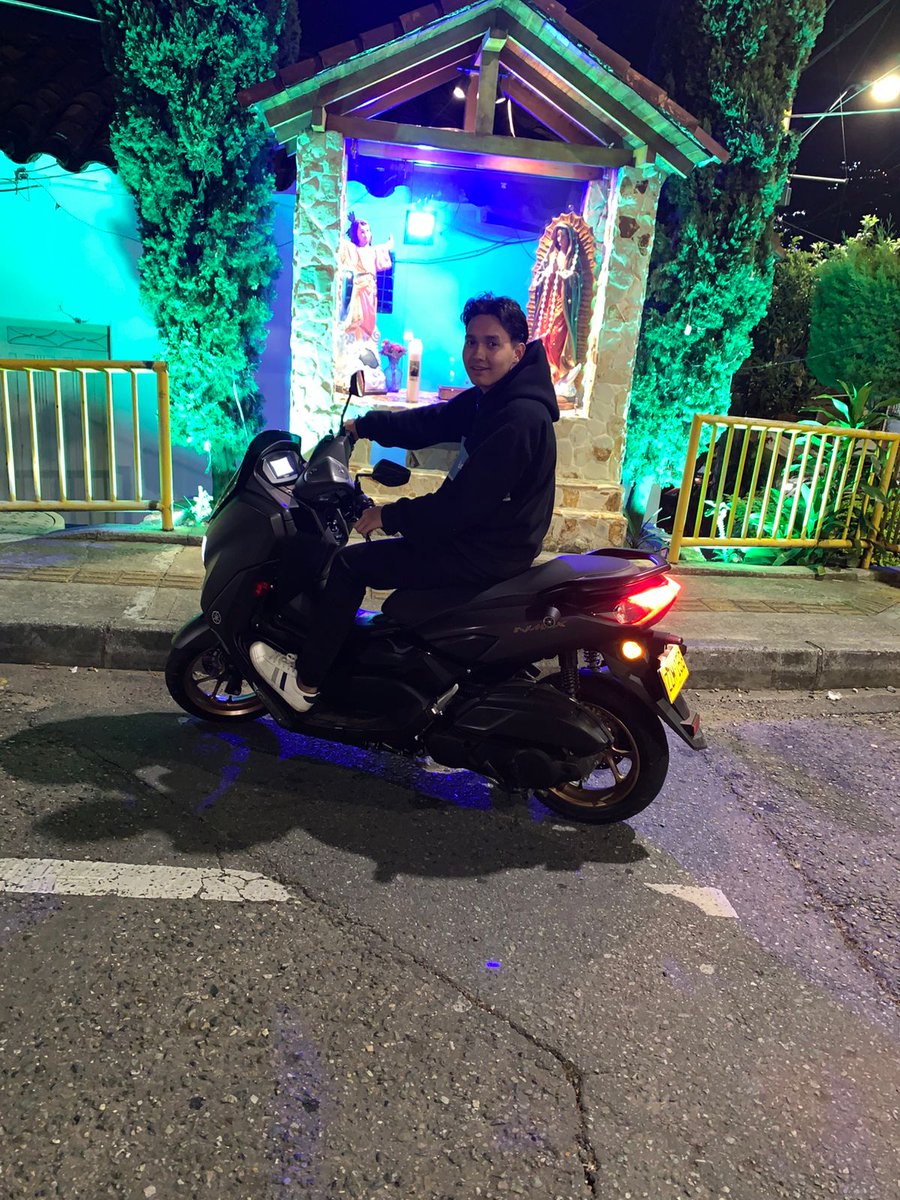 The baby everyone wants😏