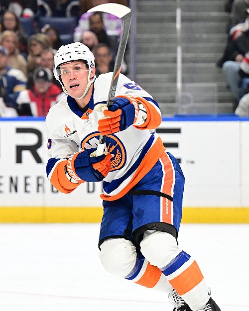 Casey Cizikas days until the #isles season opener.

What is your favorite Cizikas memory?